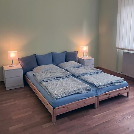 Affordable And Newly Renovated 1-Bedroom Apartment Kraljevo Kültér fotó