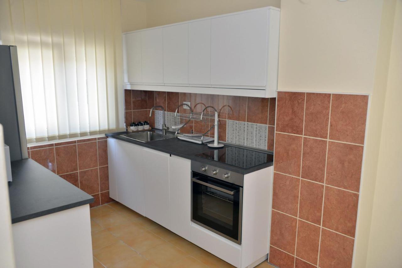 Affordable And Newly Renovated 1-Bedroom Apartment Kraljevo Kültér fotó