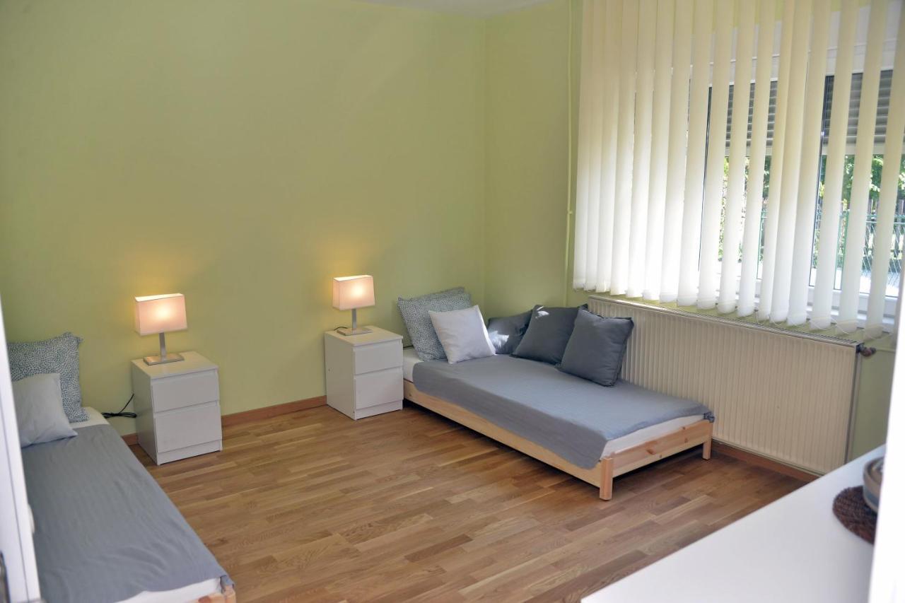 Affordable And Newly Renovated 1-Bedroom Apartment Kraljevo Kültér fotó